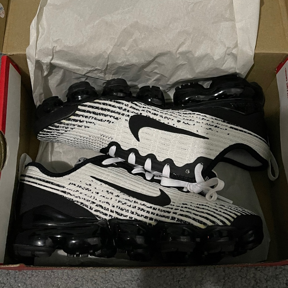 Nike Vapormax Big Kids size 6.5